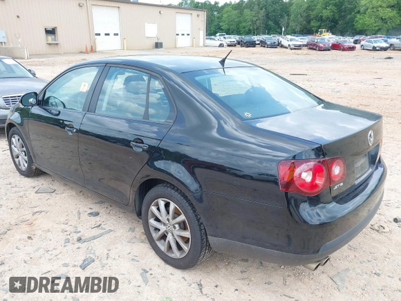 2010 Volkswagen Jetta Limited Edition z VIN 3VWRX7AJ6AM141816, wystawiony jako IAAI lot #42485993 z przebiegiem 232 329 mil mil oraz . Historia ofert i sprzedaży dostępna na DreamBid. Obrazek 3.