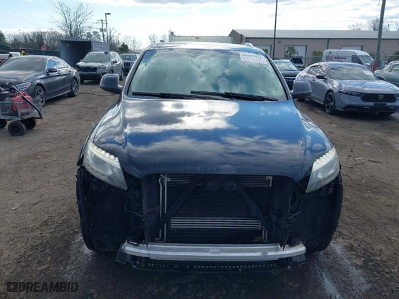 2010 Audi Q7 3.6L Premium Plus with VIN WA1LYAFE3AD006510, listed as a IAAI auction lot 41687926 with 125,117 mi miles. Bid and sale history available at carsss.com. Image 13.