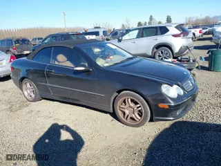 2004 Mercedes-Benz CLK-Class 5.0L with VIN WDBTK75G14T007385, listed as a IAAI auction lot 41421327 with 77,761 mi miles. Bid and sale history available at carsss.com. Image 1.