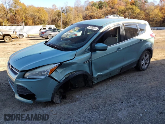 2013 Ford Escape SE with VIN 1FMCU0GXXDUB36747, listed as a Copart auction lot 84262084 with 105,246 mi miles and Salvage Title. Bid and sale history available at carsss.com. Image 1.