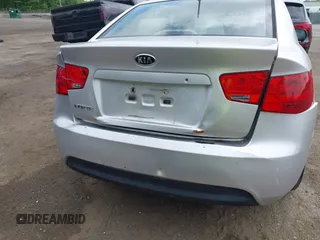 2013 Kia Forte LX z VIN KNAFT4A29D5724932, wystawiony jako IAAI lot #42187065 z przebiegiem Nie podano mil oraz . Historia ofert i sprzedaży dostępna na DreamBid. Obrazek 6.