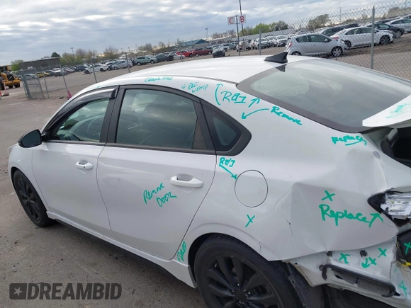2021 Kia Forte GT-Line с VIN 3KPF34AD6ME358727, выставлен на аукционе IAAI как лот 41860247 с пробегом 79 079 миль миль и . История ставок и продаж доступна на DreamBid. Изображение 14.
