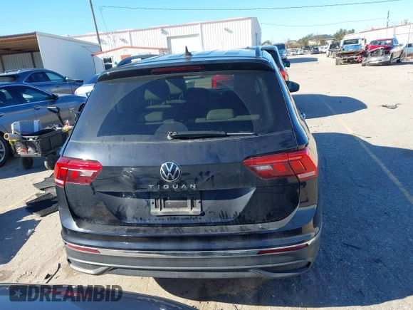 2022 Volkswagen Tiguan S with VIN 3VV1B7AX7NM107779, listed as a IAAI auction lot 41210258 with 57,154 mi miles and . Bid and sale history available at DreamBid. Image 17.