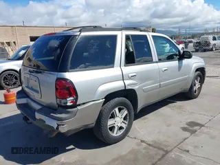 2005 Chevrolet TrailBlazer LT with VIN 1GNDT13S952113282, listed as a IAAI auction lot 41802492 with 172,253 mi miles and . Bid and sale history available at DreamBid. Image 4.