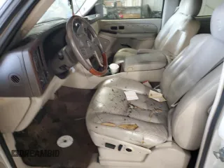 2004 Cadillac Escalade z VIN 1GYEK63N94R252528, wystawiony jako Copart lot #54253175 z przebiegiem Nie podano mil oraz Szkoda całkowita • Salvage title. Historia ofert i sprzedaży dostępna na DreamBid. Obrazek 7.