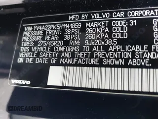 2017 Volvo XC90 Momentum z VIN YV4A22PK5H1141859, wystawiony jako IAAI lot #42278700 z przebiegiem 88 451 mil mil oraz . Historia ofert i sprzedaży dostępna na DreamBid. Obrazek 9.