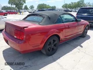 2008 Ford Mustang Deluxe with VIN 1ZVHT84N785153453, listed as a IAAI auction lot 41917393 with 124,104 mi miles and . Bid and sale history available at carsss.com. Image 4.