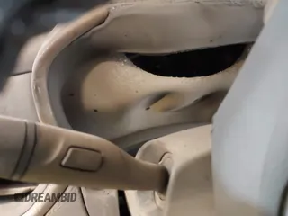 2020 Chevrolet Equinox LT z VIN 3GNAXKEV4LL203956, wystawiony jako IAAI lot #40993513 z przebiegiem Nie podano mil oraz . Historia ofert i sprzedaży dostępna na DreamBid. Obrazek 7.