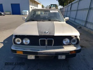 1989 BMW 3 Series z VIN WBABB2308K8864242, wystawiony jako Copart lot #72472654 z przebiegiem 124 243 mil mil oraz Szkoda całkowita • Salvage title. Historia ofert i sprzedaży dostępna na DreamBid. Obrazek 5.