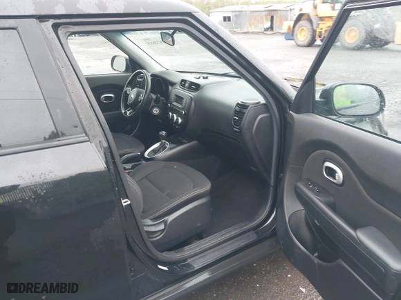 2015 Kia Soul with VIN KNDJN2A20F7810164, listed as a IAAI auction lot 41972815 with 97,095 mi miles. Bid and sale history available at carsss.com. Image 5.