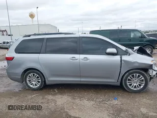 2017 Toyota Sienna XLE Auto Access Seat with VIN 5TDYZ3DC8HS789165, listed as a IAAI auction lot 41290603 with 57,682 mi miles and . Bid and sale history available at DreamBid. Image 13.