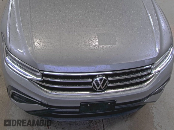 2024 Volkswagen Tiguan SE z VIN 3VV3B7AX5RM084940, wystawiony jako IAAI lot #42731231 z przebiegiem 19 747 mil mil oraz . Historia ofert i sprzedaży dostępna na DreamBid. Obrazek 25.
