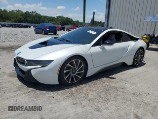 2015 BMW i8 z VIN WBY2Z2C50FV392666, wystawiony jako Copart lot #58364295 z przebiegiem 9 999 mil mil oraz Szkoda całkowita • Salvage title. Historia ofert i sprzedaży dostępna na DreamBid. Obrazek 1.