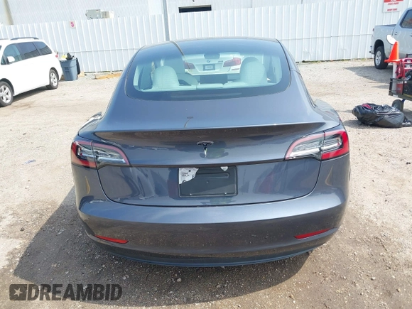 2023 Tesla Model 3 z VIN 5YJ3E1EAXPF414646, wystawiony jako IAAI lot #39514743 z przebiegiem 10 529 mil mil oraz . Historia ofert i sprzedaży dostępna na DreamBid. Obrazek 16.