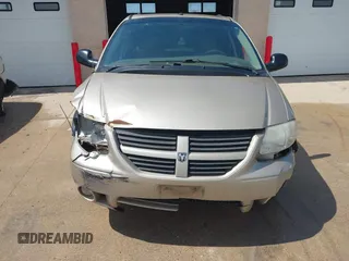 2007 Dodge Grand Caravan SXT with VIN 2D4GP44L57R237947, listed as a IAAI auction lot 42096794 with 257,714 mi miles and . Bid and sale history available at DreamBid. Image 6.