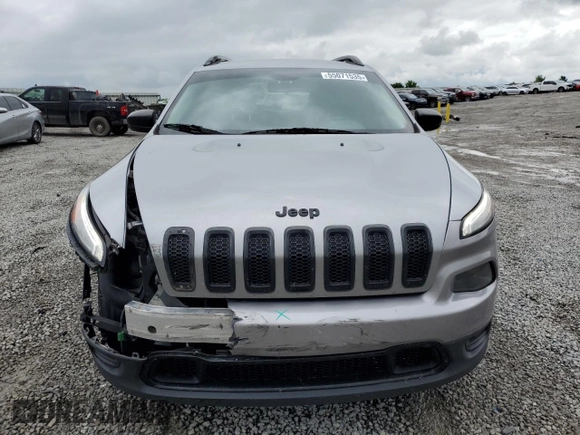 2017 Jeep Cherokee Altitude z VIN 1C4PJLAS9HW603566, wystawiony jako Copart lot #55071535 z przebiegiem 139 822 mil mil oraz Szkoda całkowita • Salvage title. Historia ofert i sprzedaży dostępna na DreamBid. Obrazek 5.