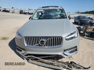 2024 Volvo XC90 Plus Bright Theme with VIN YV4L12PEXR1236571, listed as a Copart auction lot 74914254 with 4,165 mi miles and Salvage Title. Bid and sale history available at DreamBid. Image 5.