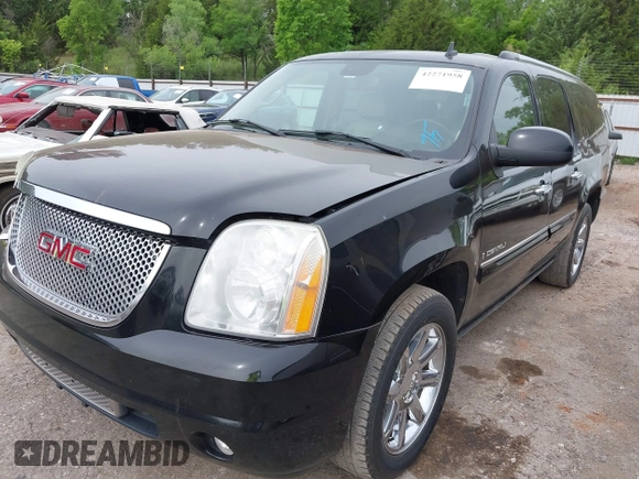 2007 GMC Yukon XL z VIN 1GKFK66877J397753, wystawiony jako IAAI lot #42271958 z przebiegiem 272 259 mil mil oraz . Historia ofert i sprzedaży dostępna na DreamBid. Obrazek 2.