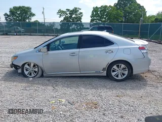 2010 Lexus HS 250h z VIN JTHBB1BA6A2029053, wystawiony jako IAAI lot #42422258 z przebiegiem Nie podano mil oraz . Historia ofert i sprzedaży dostępna na DreamBid. Obrazek 15.
