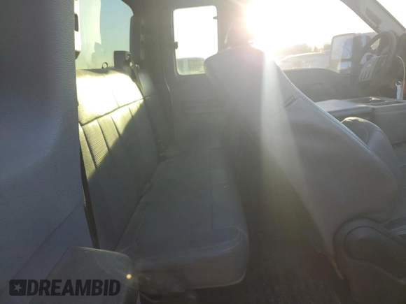 2014 Ford F-350 XL with VIN 1FT8X3BT7EEA61279, listed as a Copart auction lot 43035235 with 258,391 mi miles and Clean title. Bid and sale history available at DreamBid. Image 10.
