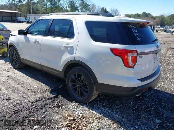 2018 Ford Explorer XLT z VIN 1FM5K7D86JGC51540, wystawiony jako IAAI lot #41572752 z przebiegiem 118 414 mil mil oraz . Historia ofert i sprzedaży dostępna na DreamBid. Obrazek 3.
