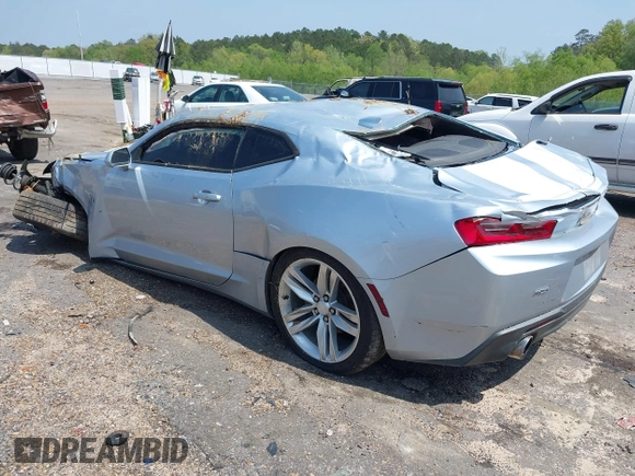 2018 Chevrolet Camaro 1LT z VIN 1G1FB1RS9J0111669, wystawiony jako IAAI lot #41898160 z przebiegiem Nie podano mil oraz . Historia ofert i sprzedaży dostępna na DreamBid. Obrazek 3.