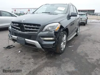 2013 Mercedes-Benz M-Class ML 350 with VIN 4JGDA5HB1DA250182, listed as a IAAI auction lot 41227109 with 143,572 mi miles. Bid and sale history available at carsss.com. Image 6.
