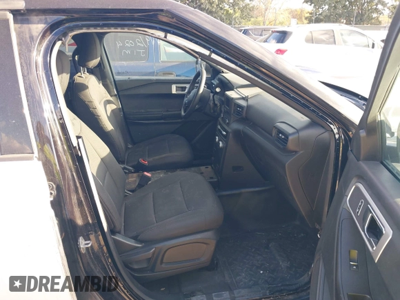 2020 Ford Police Interceptor Utility z VIN 1FM5K8ABXLGC63862, wystawiony jako IAAI lot #41146839 z przebiegiem Nie podano mil oraz . Historia ofert i sprzedaży dostępna na DreamBid. Obrazek 5.