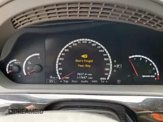 2012 Mercedes-Benz S 63 AMG z VIN WDDNG7EB1CA435991, wystawiony jako Copart lot #57146435 z przebiegiem 117 647 mil mil oraz Szkoda całkowita • Salvage title. Historia ofert i sprzedaży dostępna na DreamBid. Obrazek 9.