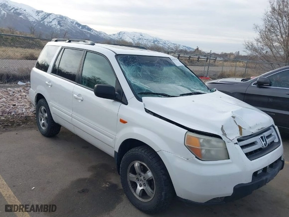 2006 Honda Pilot EX-L with VIN 2HKYF18576H517590, listed as a IAAI auction lot 41802601 with 233,833 mi miles. Bid and sale history available at carsss.com. Image 1.