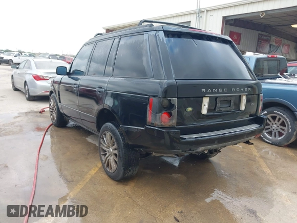 2007 Land Rover Range Rover HSE z VIN SALME15417A243558, wystawiony jako IAAI lot #42074890 z przebiegiem 122 176 mil mil oraz . Historia ofert i sprzedaży dostępna na DreamBid. Obrazek 3.