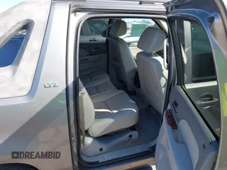 2007 Chevrolet Avalanche LTZ with VIN 3GNFK12397G239027, listed as a IAAI auction lot 42106910 with 212,774 mi miles and . Bid and sale history available at DreamBid. Image 8.