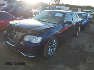 2017 Chrysler 300 Limited with VIN 2C3CCAAG0HH603628, listed as a IAAI auction lot 41333198 with 85,912 mi miles. Bid and sale history available at carsss.com. Image 18.