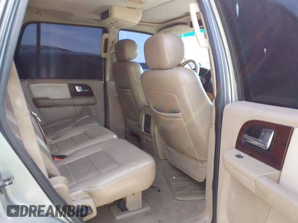 2006 Ford Expedition Limited with VIN 1FMFU19566LA69460, listed as a IAAI auction lot 41821057 with 263,586 mi miles. Bid and sale history available at carsss.com. Image 8.
