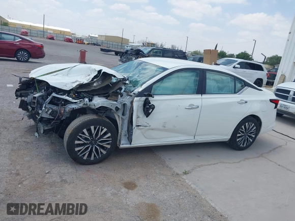 2025 Nissan Altima SV with VIN 1N4BL4DV3SN373851, listed as a IAAI auction lot 42123464 with 4,401 mi miles and . Bid and sale history available at DreamBid. Image 13.