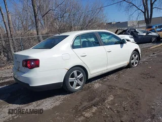 2008 Volkswagen Jetta SE with VIN 3VWRZ71KX8M077504, listed as a IAAI auction lot 40757804 with 186,566 mi miles and . Bid and sale history available at DreamBid. Image 4.