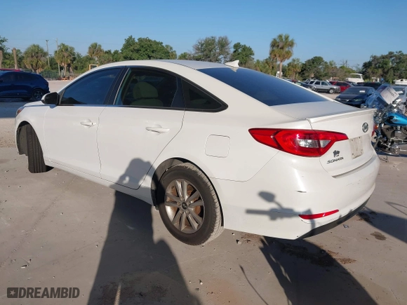 2015 Hyundai Sonata 2.4L SE with VIN 5NPE24AF5FH122097, listed as a IAAI auction lot 42065663 with 218,586 mi miles. Bid and sale history available at carsss.com. Image 3.