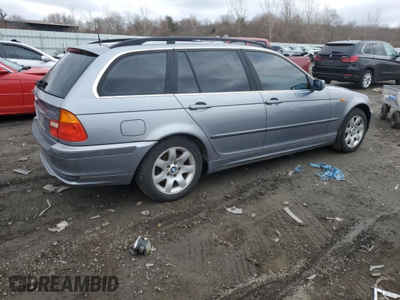 2004 BMW 3 Series 325xi with VIN WBAEP33434PF04105, listed as a Copart auction lot 47233675 with 147,410 mi miles and Clean Title. Bid and sale history available at carsss.com. Image 3.