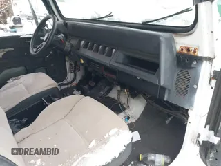 1993 Jeep Wrangler with VIN 1J4FY29S8PP250438, listed as a IAAI auction lot 41552113 with 158,020 mi miles. Bid and sale history available at carsss.com. Image 5.