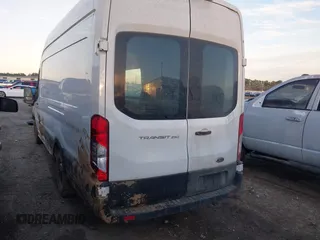 2023 Ford Transit Cargo z VIN 1FTBR3X89PKA82787, wystawiony jako IAAI lot #41330722 z przebiegiem 76 536 mil mil oraz . Historia ofert i sprzedaży dostępna na DreamBid. Obrazek 3.