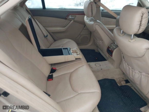 2000 Mercedes-Benz S-Class with VIN WDBNG70J1YA135236, listed as a IAAI auction lot 41570953 with 999,999 mi miles. Bid and sale history available at carsss.com. Image 8.