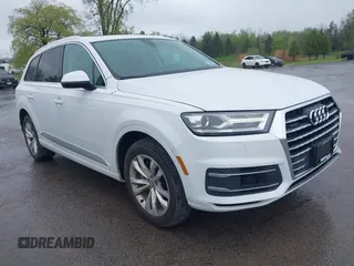 2017 Audi Q7 Premium Plus with VIN WA1LAAF78HD033170, listed as a IAAI auction lot 42212382 with 101,904 mi miles. Bid and sale history available at carsss.com. Image 1.