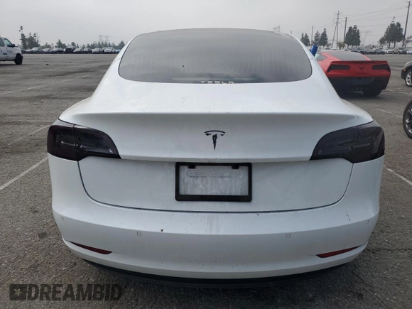 2018 Tesla Model 3 Long Range Battery z VIN 5YJ3E1EA5JF053673, wystawiony jako Copart lot #53091445 z przebiegiem 60 849 mil mil oraz Szkoda całkowita • Salvage title. Historia ofert i sprzedaży dostępna na DreamBid. Obrazek 6.