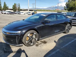 2023 Lucid Air Pure z VIN 50EA1PFA0PA006195, wystawiony jako Copart lot #49089274 z przebiegiem 5298 mil mil oraz Szkody całkowita. Historia ofert i sprzedaży dostępna na DreamBid. Obrazek 1.