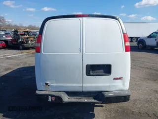 2009 GMC Savana Cargo Van with VIN 1GTGG25C591106833, listed as a IAAI auction lot 41381092 with 380,569 mi miles. Bid and sale history available at carsss.com. Image 15.