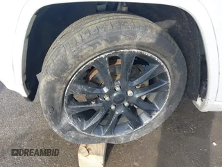 2017 Jeep Grand Cherokee Laredo with VIN 1C4RJFAG7HC700546, listed as a IAAI auction lot 40961293 with 83,702 mi miles and . Bid and sale history available at DreamBid. Image 20.