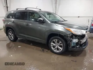 2015 Toyota Highlander XLE z VIN 5TDJKRFH6FS189629, wystawiony jako IAAI lot #41415810 z przebiegiem 200 706 mil mil oraz . Historia ofert i sprzedaży dostępna na DreamBid. Obrazek 1.