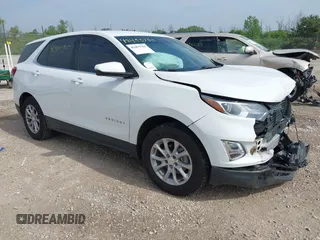 2019 Chevrolet Equinox LT z VIN 3GNAXUEV5KS638677, wystawiony jako IAAI lot #42493780 z przebiegiem 151 830 mil mil oraz . Historia ofert i sprzedaży dostępna na DreamBid. Obrazek 1.