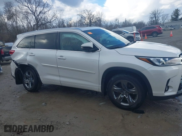 2017 Toyota Highlander Limited with VIN 5TDDZRFH7HS446499, listed as a IAAI auction lot 41681302 with 89,055 mi miles and . Bid and sale history available at DreamBid. Image 14.