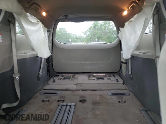 2015 Toyota Sienna LE AAS with VIN 5TDKK3DC3FS572405, listed as a Copart auction lot 58141975 with 146,820 mi miles and Salvage title. Bid and sale history available at DreamBid. Image 10.